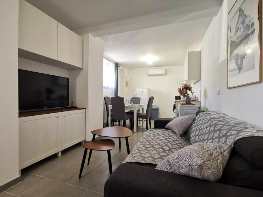 L'Elegant Duplex - Clim I Wifi I Proche Du Centre-Ville Miramas Exterior foto